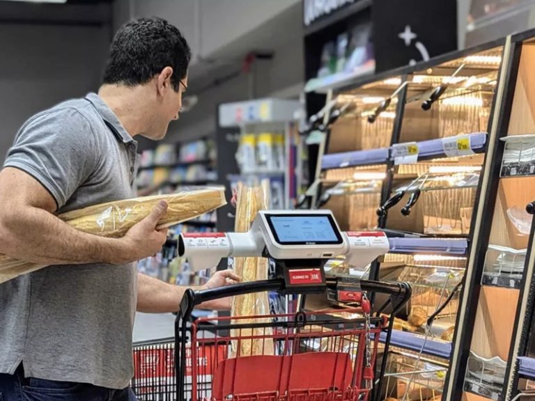 Why Smart Carts Are Revolutionizing The Shopping Experience
